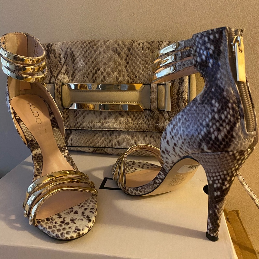 Size 7 Aldo Snakeskin open toe w/ matching purse